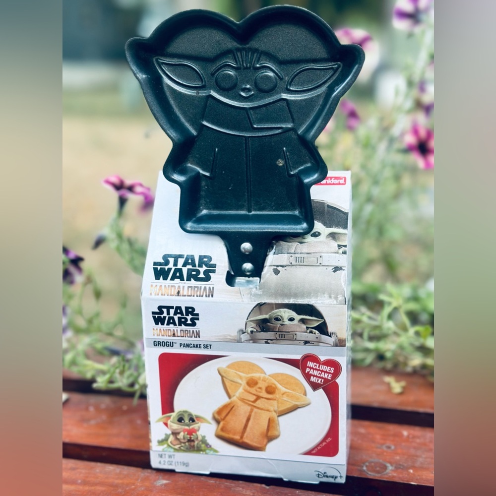 SOLD- Star Wars The Mandalorian Pancake Kit Includes Pancake Mix - Picture 3 of 9